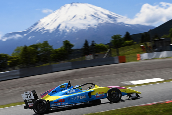 2025 KYOJO FORMULA レース風景03 株式会社ミハラレーシング